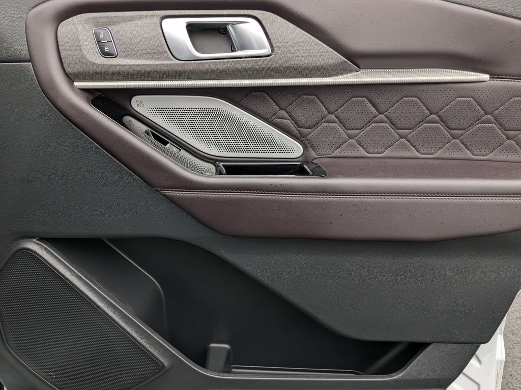 Thumbnail: 2025 Ford Explorer - 32