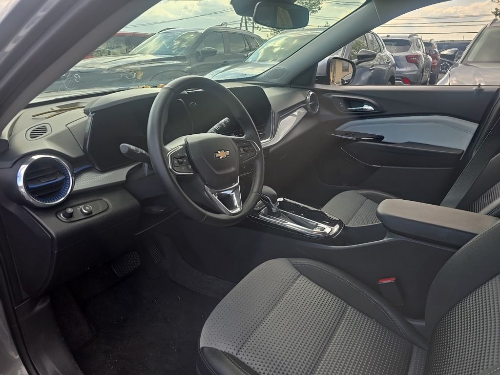 Thumbnail: 2025 Chevrolet Trax - 2
