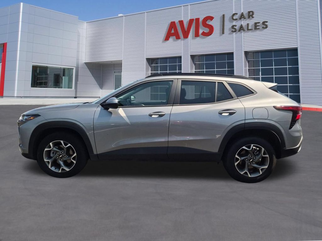 Thumbnail: 2025 Chevrolet Trax - 10
