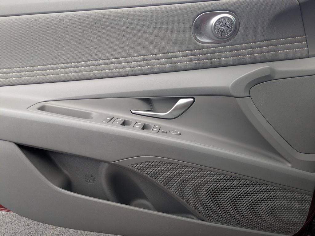 Thumbnail: 2025 Hyundai Elantra - 11