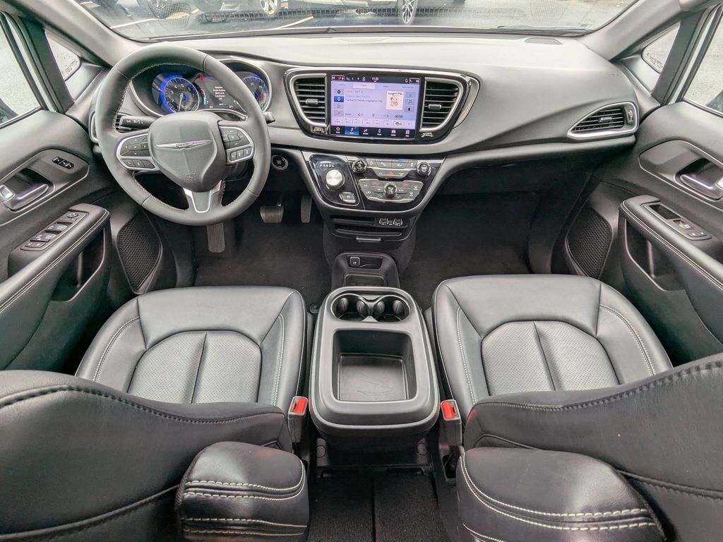 Thumbnail: 2025 Chrysler Pacifica - 27