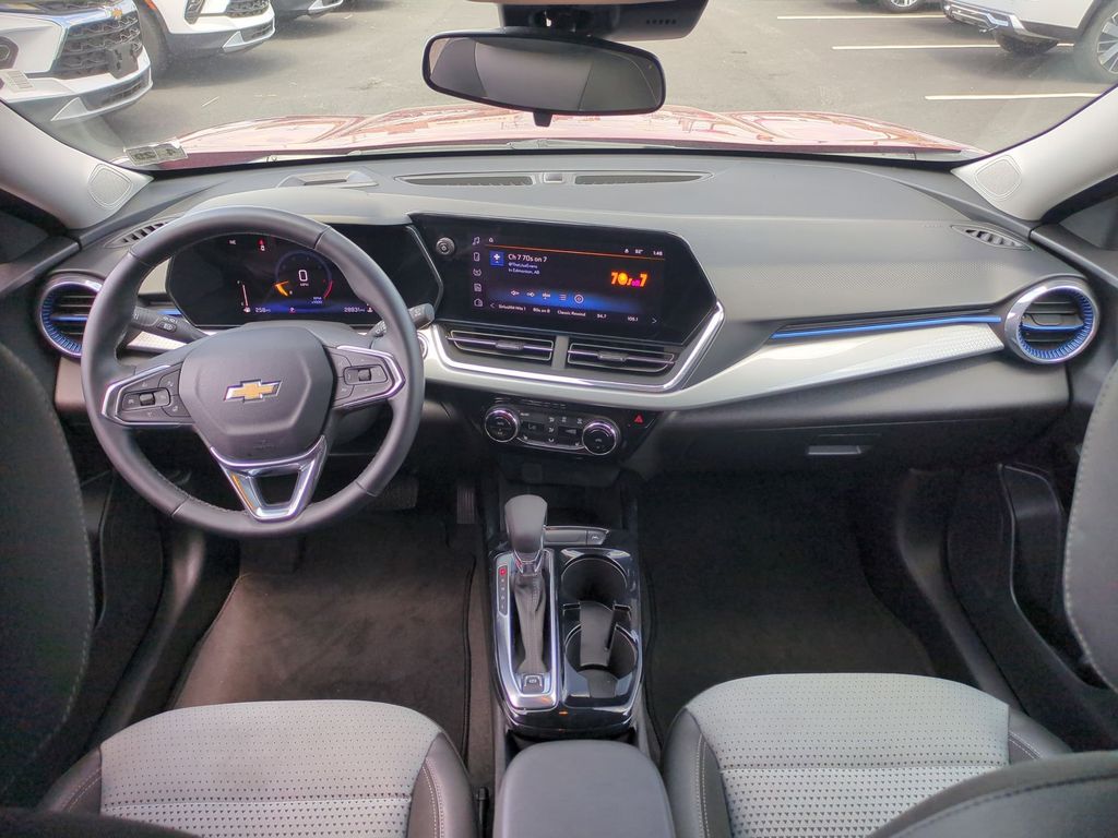 Thumbnail: 2025 Chevrolet Trax - 21