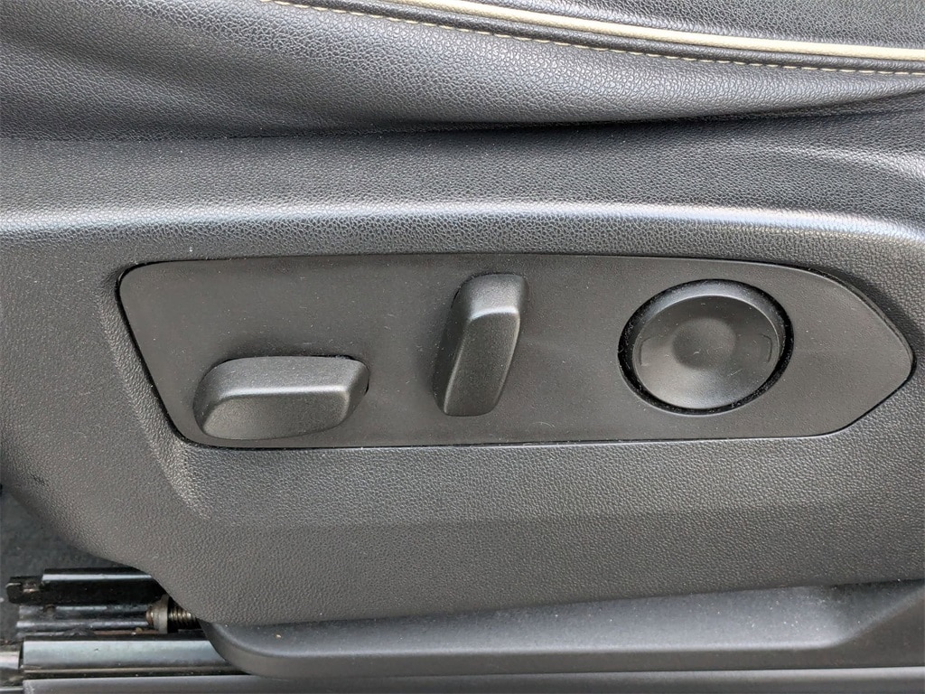 Thumbnail: 2023 Chevrolet Suburban - 16