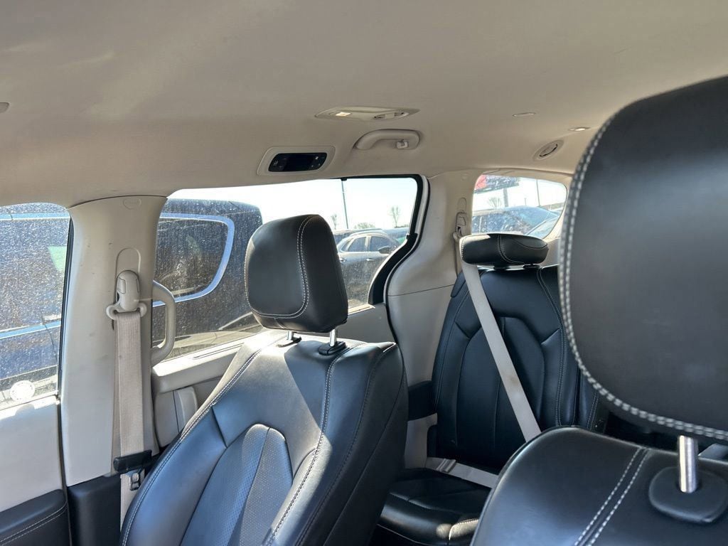 Thumbnail: 2023 Chrysler Pacifica - 11