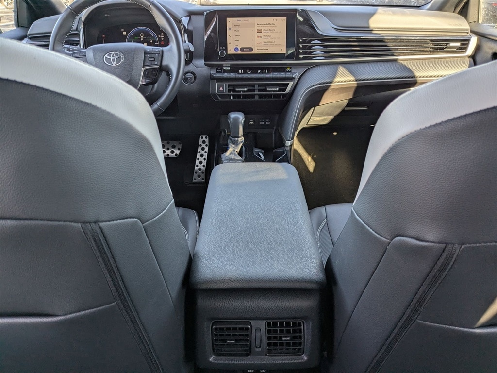 Thumbnail: 2025 Toyota Camry - 31