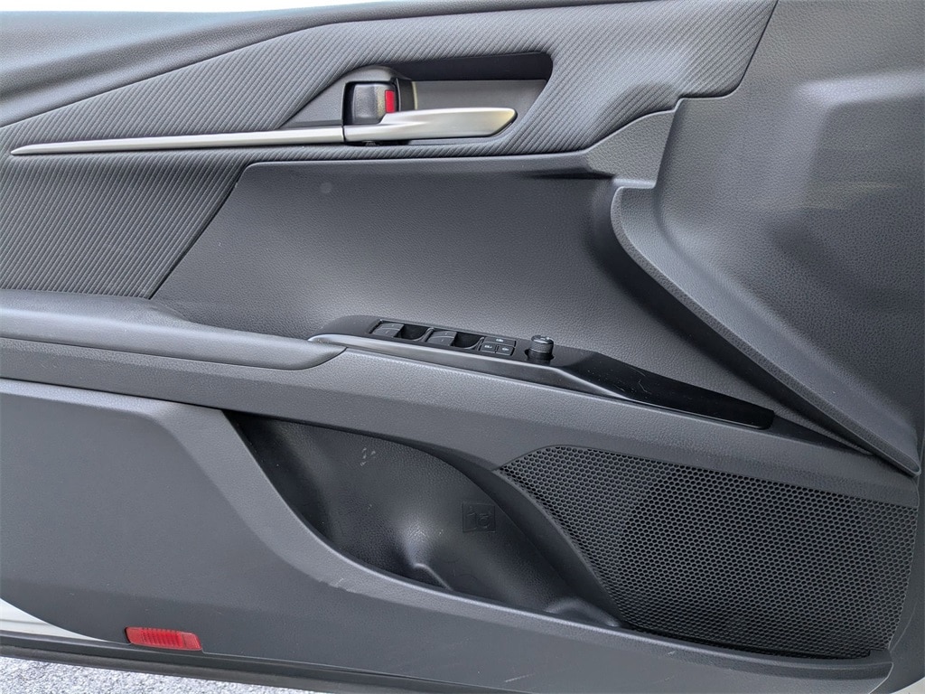 Thumbnail: 2025 Toyota Camry - 13