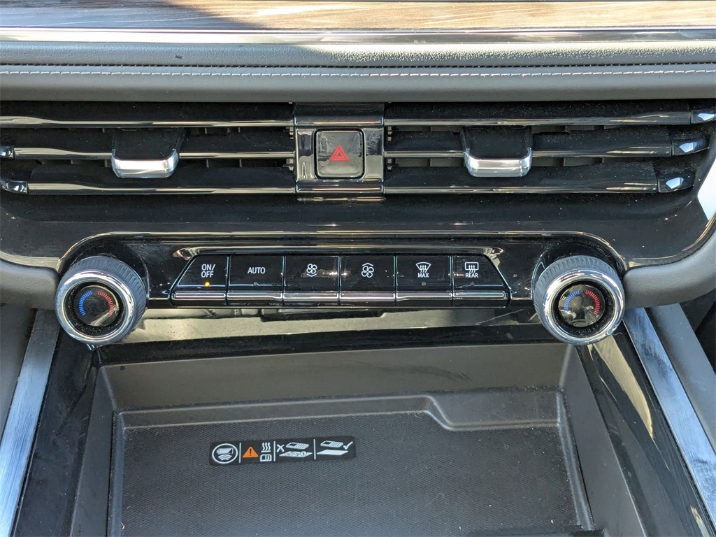 Thumbnail: 2025 Chevrolet Suburban - 27