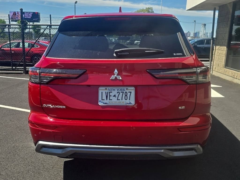 Thumbnail: 2025 Mitsubishi Outlander - 5