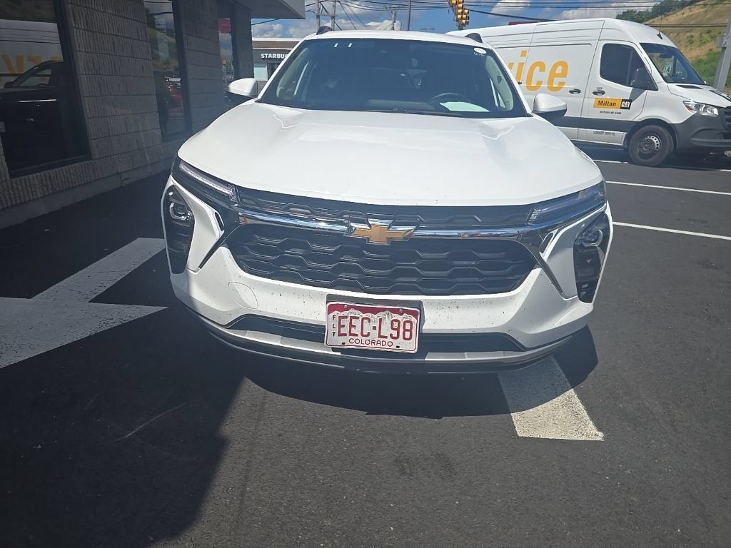 Thumbnail: 2025 Chevrolet Trax - 2