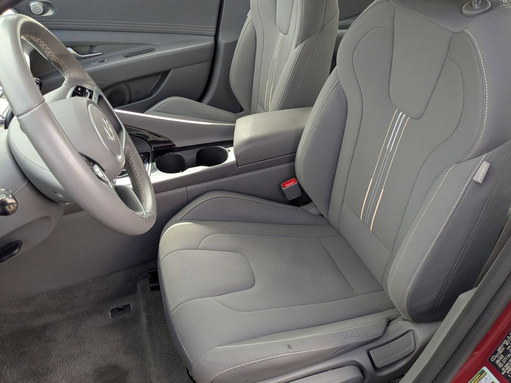 Thumbnail: 2025 Hyundai Elantra - 15