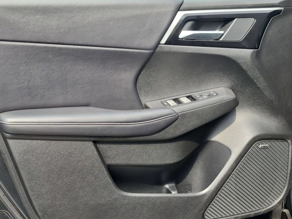 Thumbnail: 2025 Mitsubishi Outlander - 11