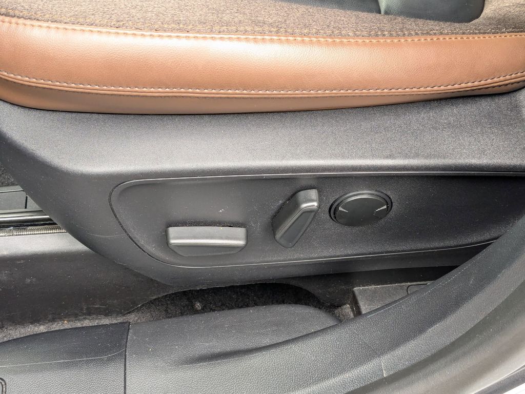 Thumbnail: 2025 Ford Bronco Sport - 14