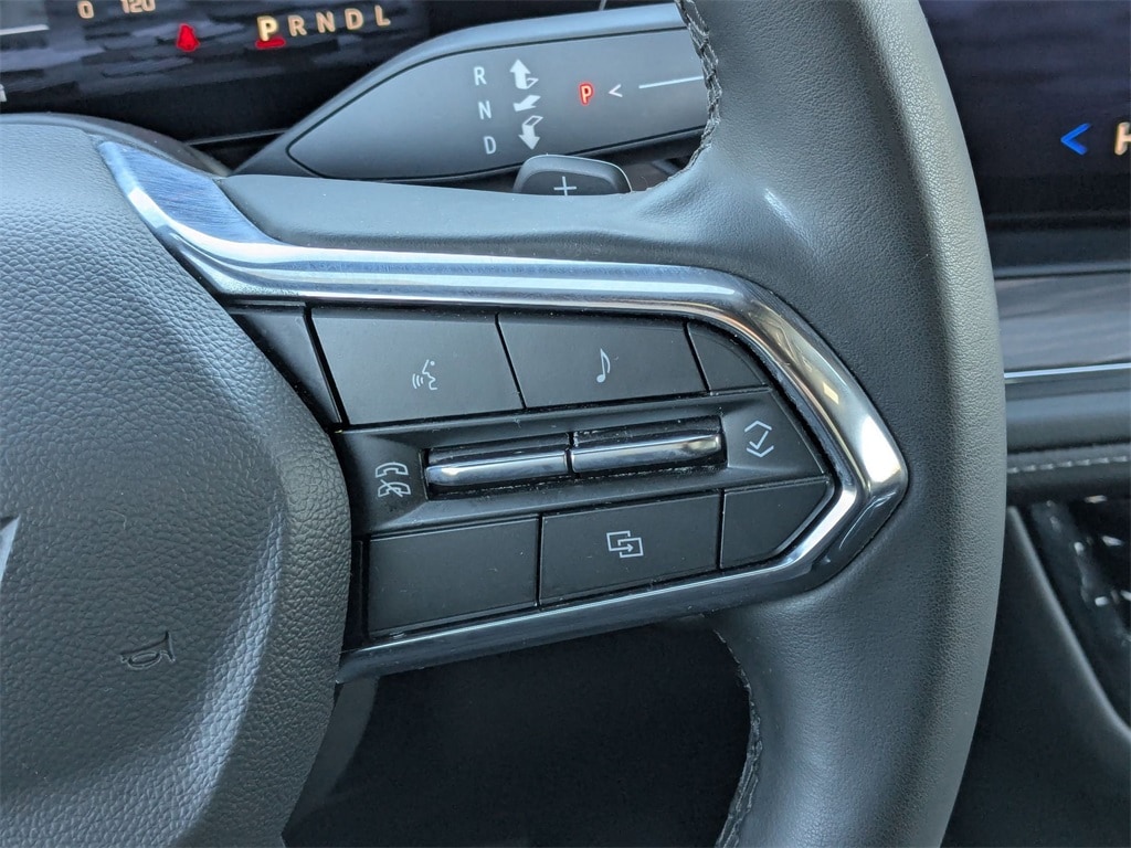 Thumbnail: 2025 Chevrolet Suburban - 20