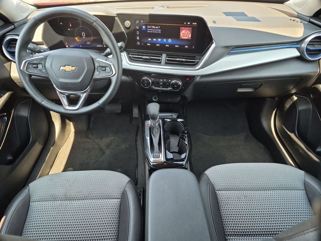 Thumbnail: 2025 Chevrolet Trax - 25