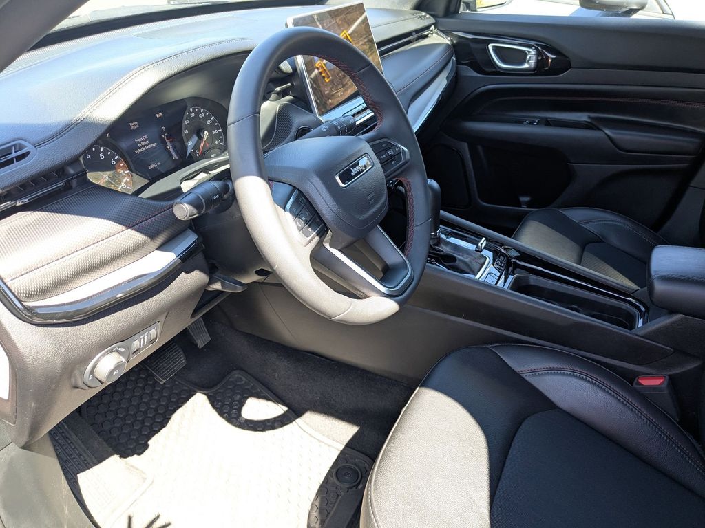 Thumbnail: 2025 Jeep Compass - 14