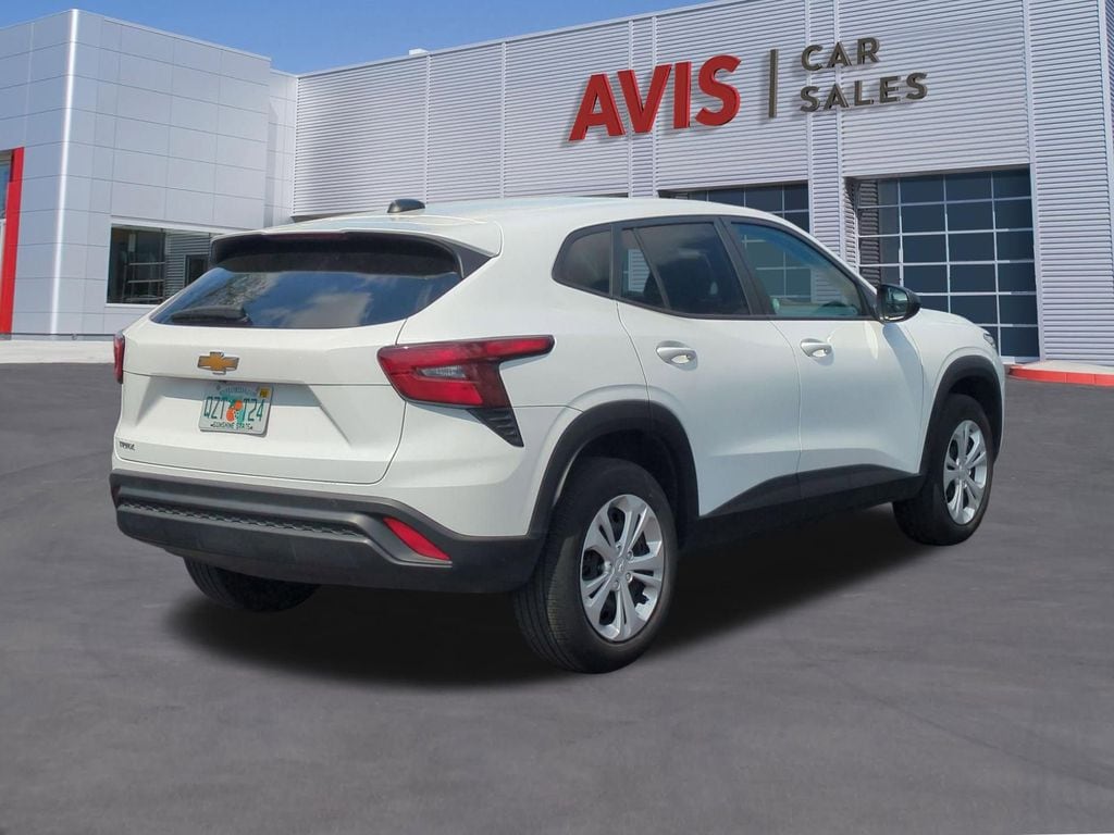 Thumbnail: 2025 Chevrolet Trax - 6