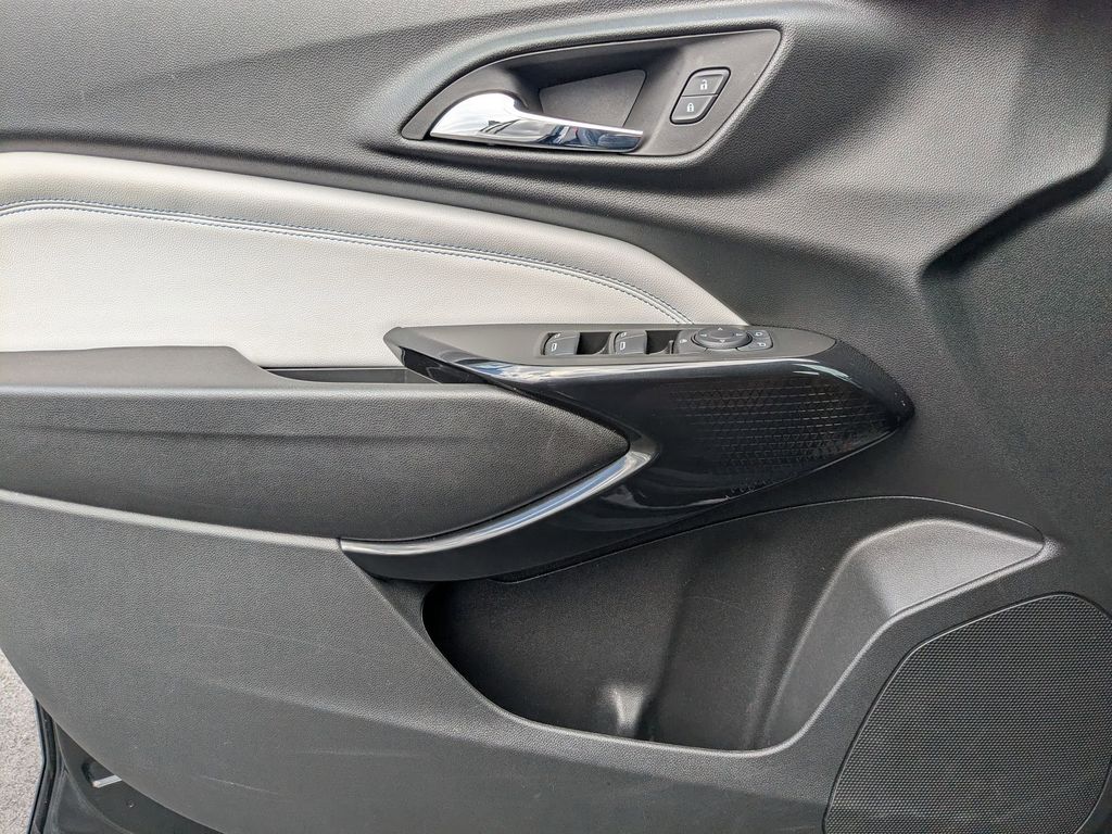 Thumbnail: 2025 Chevrolet Trax - 11