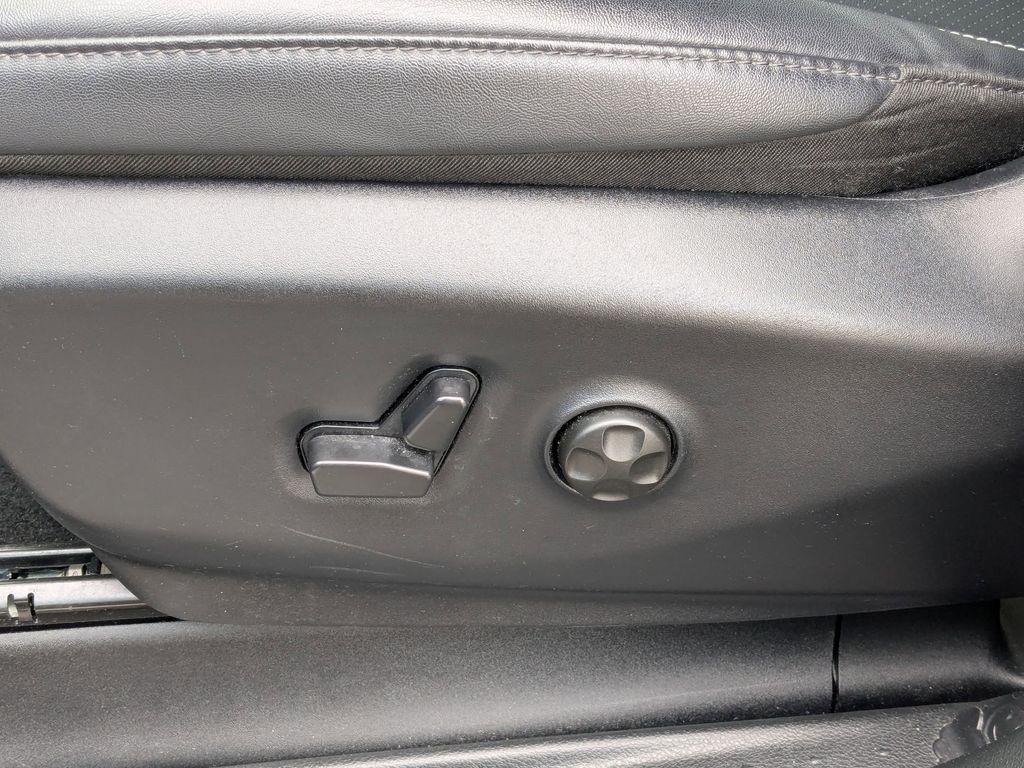 Thumbnail: 2025 Chrysler Pacifica - 14