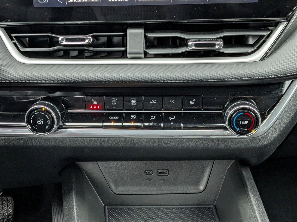 Thumbnail: 2025 Chevrolet Equinox - 25