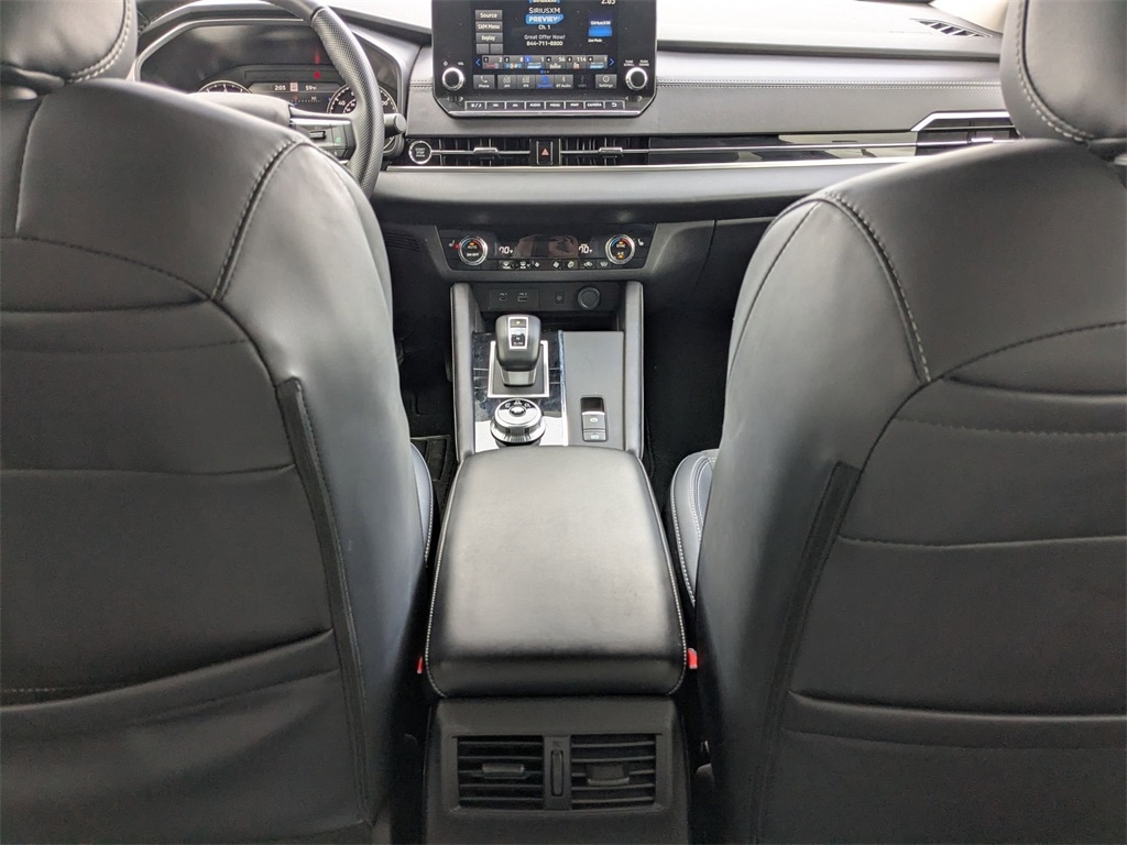 Thumbnail: 2024 Mitsubishi Outlander - 31