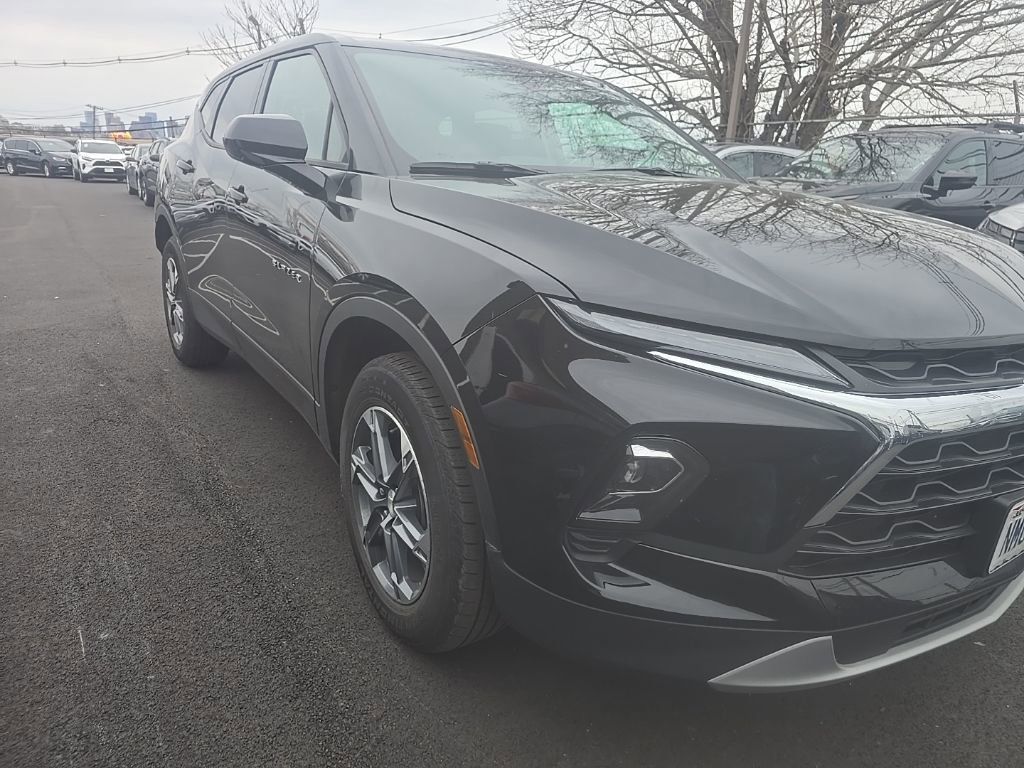 Thumbnail: 2025 Chevrolet Blazer - 3