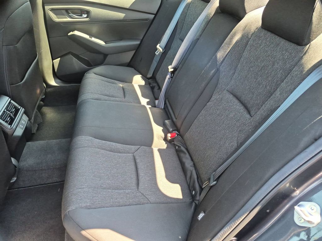 2025 Honda Accord SE - Photo 27