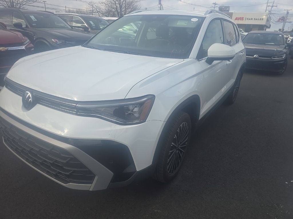 Certified 2025 Volkswagen Taos 1.5T SE SUV