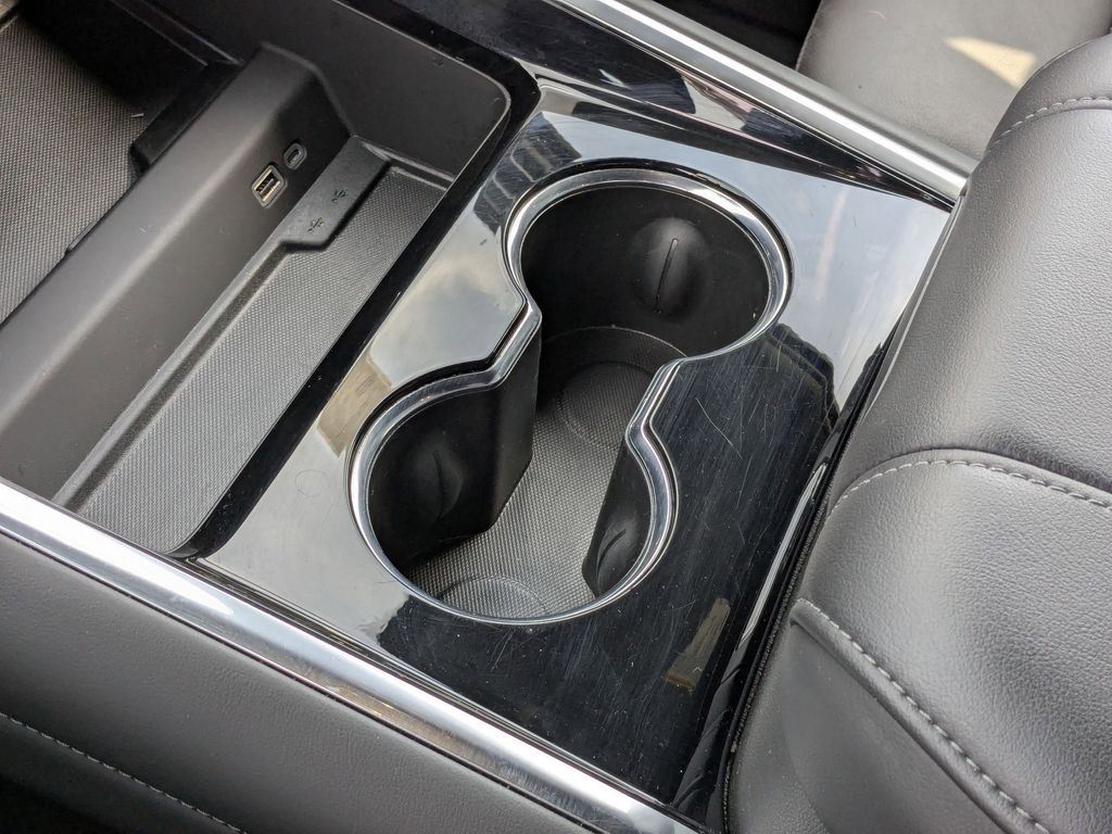 Thumbnail: 2025 Chevrolet Tahoe - 25