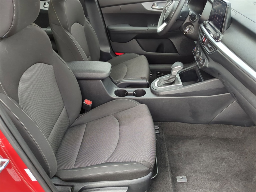 Thumbnail: 2024 Kia Forte - 25