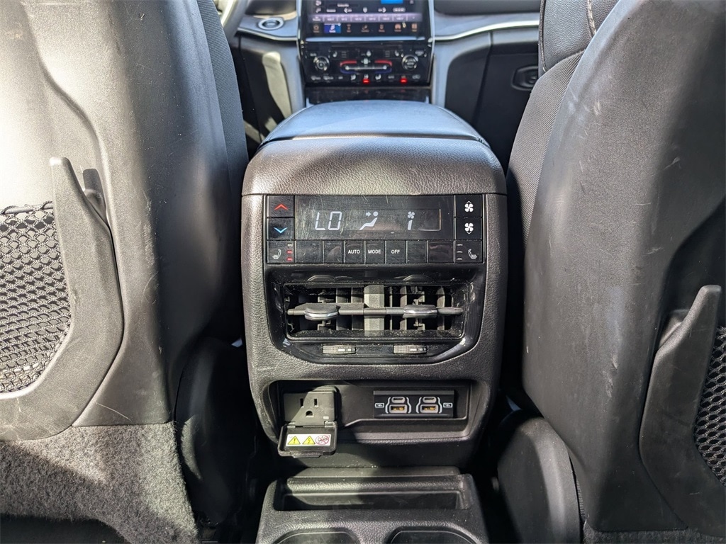 Thumbnail: 2023 Jeep Grand Cherokee L - 26