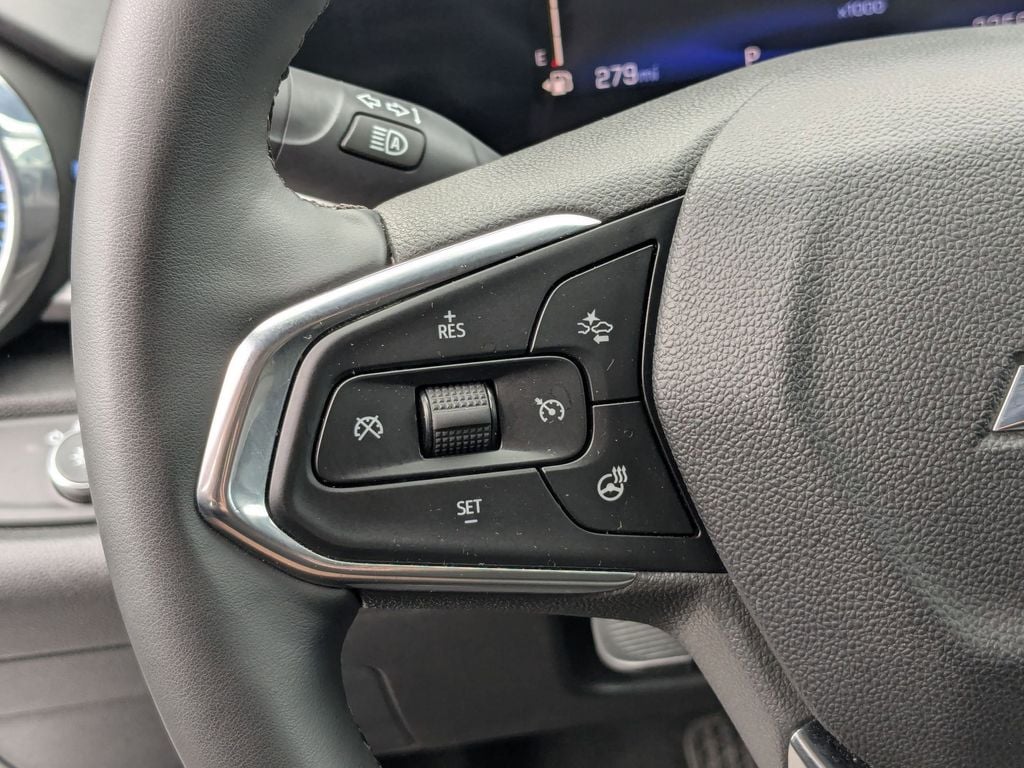 Thumbnail: 2025 Chevrolet Trax - 17