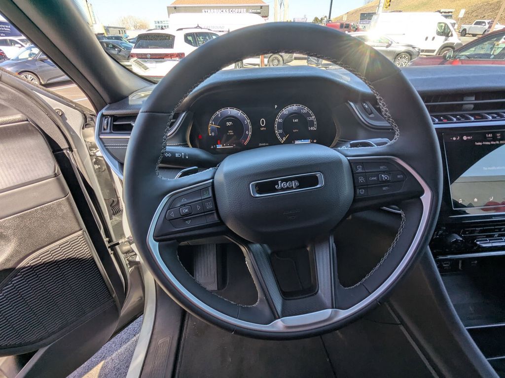 Thumbnail: 2025 Jeep Grand Cherokee - 17