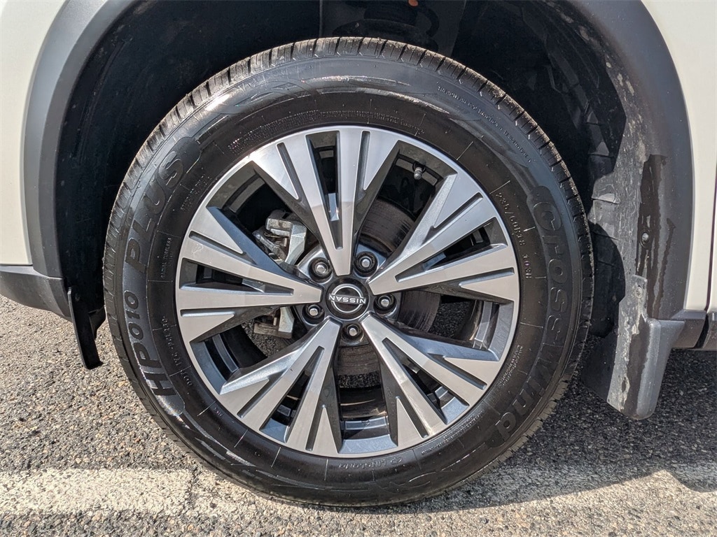 2023 Nissan Rogue SV 11