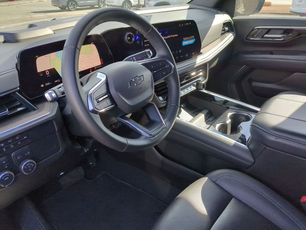 Thumbnail: 2025 Chevrolet Suburban - 15