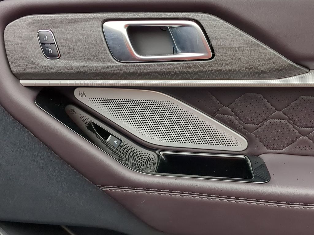 Thumbnail: 2025 Ford Explorer - 37