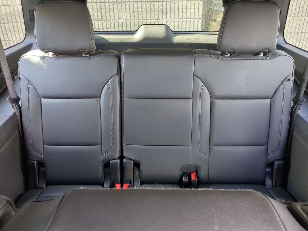 Thumbnail: 2025 Chevrolet Suburban - 30