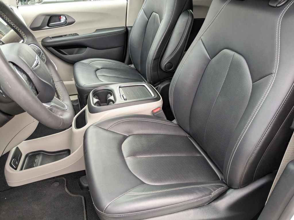 Thumbnail: 2024 Chrysler Pacifica - 16