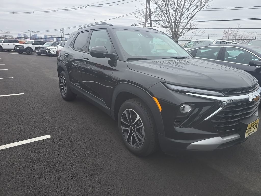 Thumbnail: 2025 Chevrolet TrailBlazer - 3