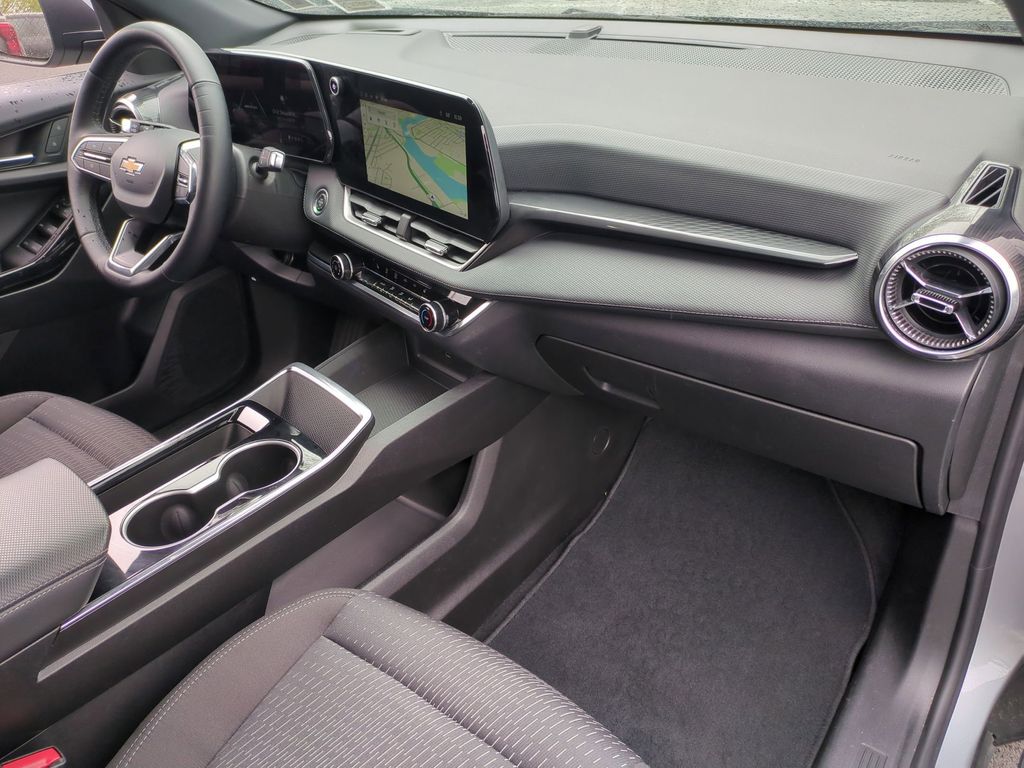 Thumbnail: 2025 Chevrolet Equinox - 25
