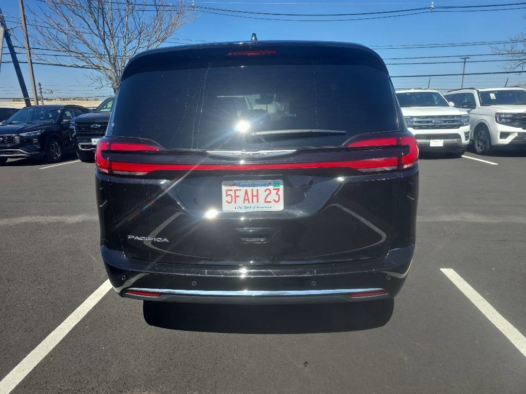 Thumbnail: 2025 Chrysler Pacifica - 5