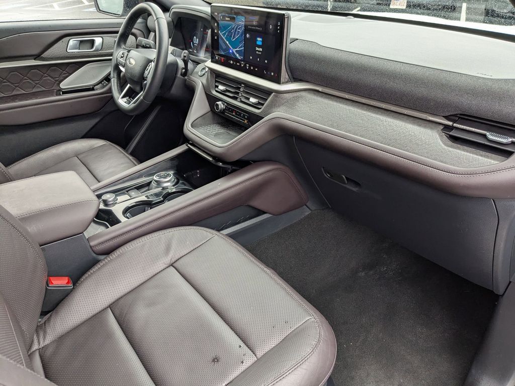 Thumbnail: 2025 Ford Explorer - 34