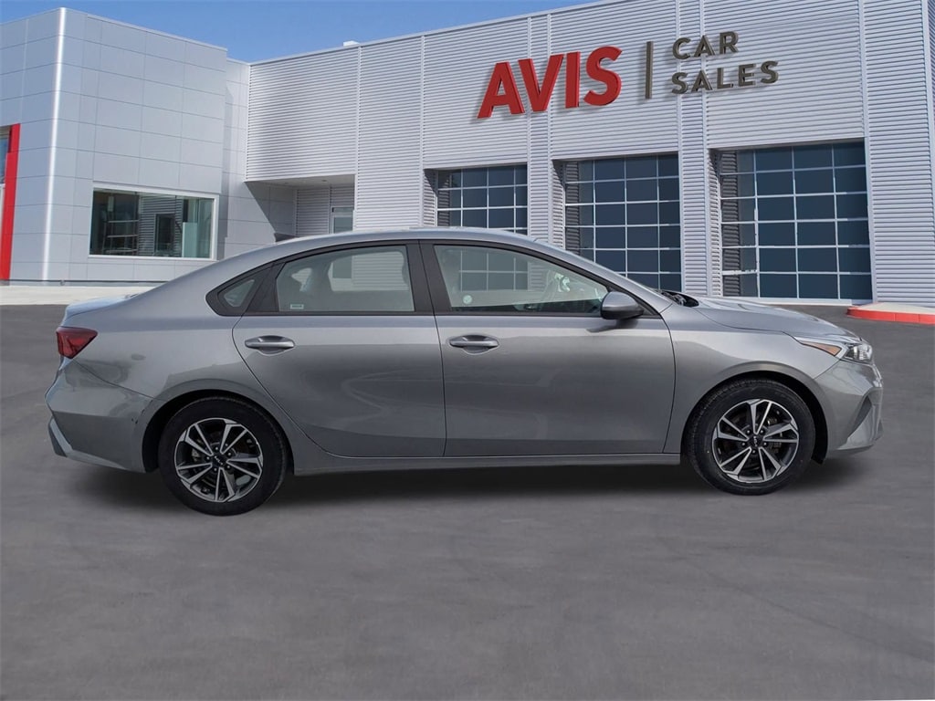 Thumbnail: 2024 Kia Forte - 7