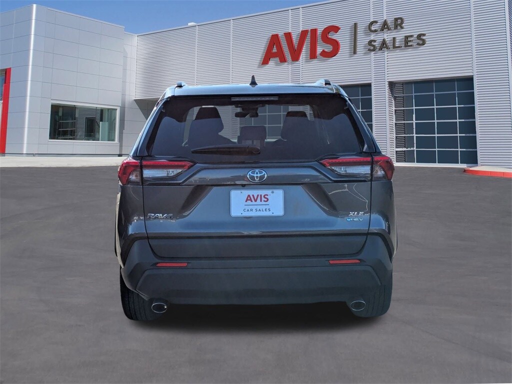 2025 Toyota RAV4 Hybrid XLE photo 3