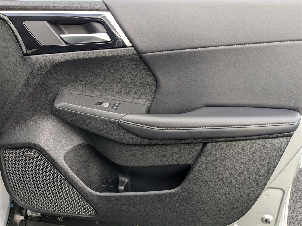 Thumbnail: 2025 Mitsubishi Outlander - 36