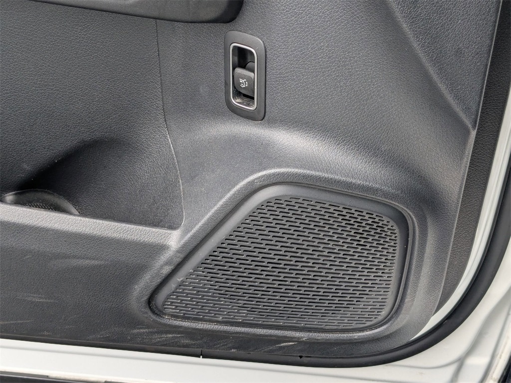 Thumbnail: 2023 Mercedes-Benz GLB - 15