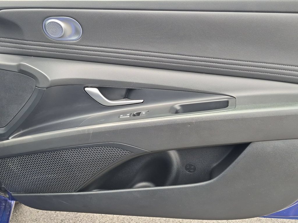 Thumbnail: 2025 Hyundai Elantra - 33