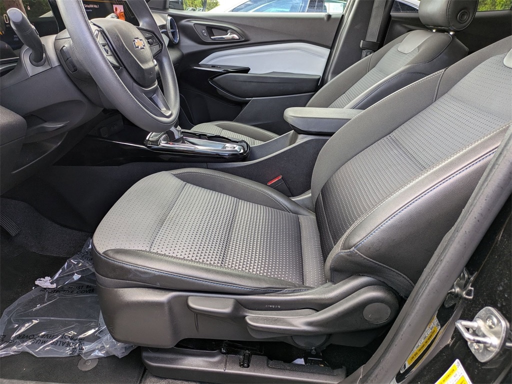 Thumbnail: 2024 Chevrolet Trax - 24