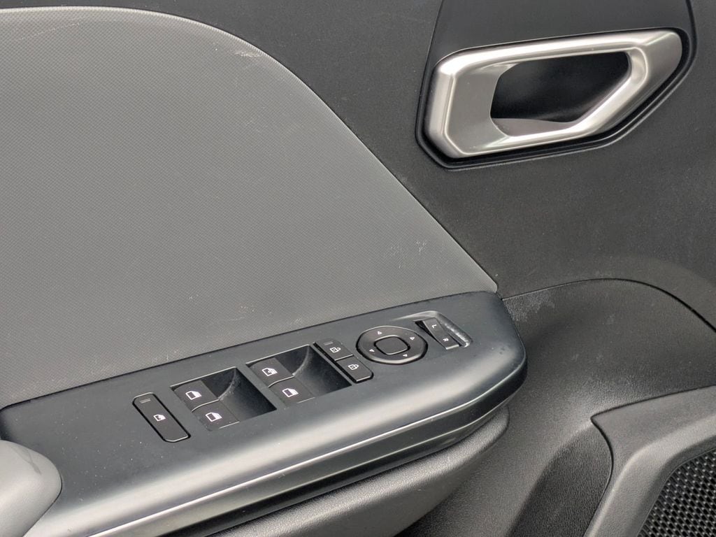 Thumbnail: 2025 Kia K4 - 14