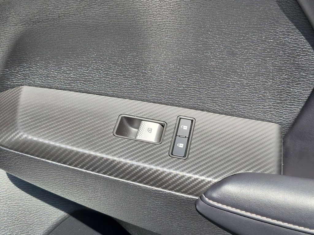 Thumbnail: 2025 Mitsubishi Outlander - 35