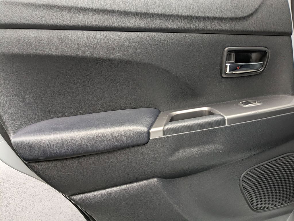 Thumbnail: 2025 Mitsubishi Outlander Sport - 24